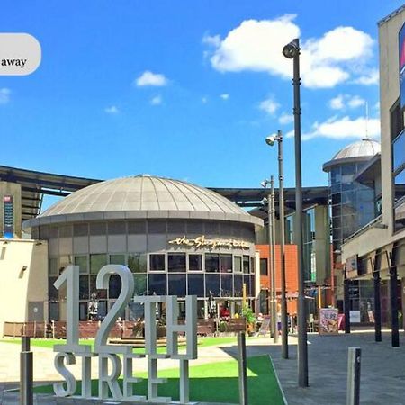 Luxury Campbell Park Apartments In Central Mk With Balcony, Free Parking & Smart Tv With Netflix By Yoko Property ミルトン・ケインズ エクステリア 写真